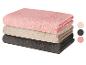 Set badhanddoeken in roze, beige en donkergrijs.