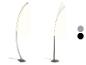 Twee moderne zilveren LED-vloerlampen, één met een gebogen arm, de andere met drie