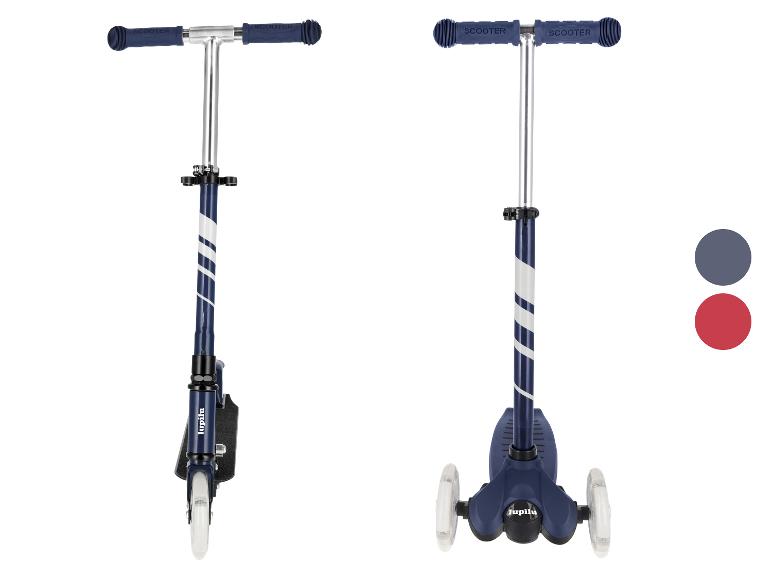 Twee blauwe Lupilu scooters, één met twee wielen en één met drie wielen.
