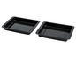 Twee zwarte bakplaten.