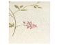 Beige behang met een delicaat patroon van roze bloemen en groene bladeren