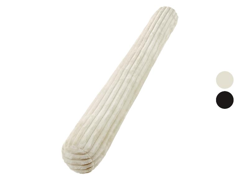 Crèmekleurig, zacht cilindervormig kussen.