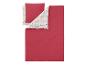 Rood beddengoedset met kerstpatroon.