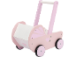 Roze houten poppenwagen met witte handgreep en hartdecoratie.