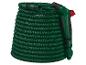 Groene Parkside tuinslang met spuitpistool en connector.