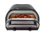 Zwarte pizzaoven met pizza erin, bedieningselementen voor verschillende korsttypes en temperatuurinstellingen.