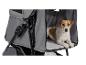 Jack Russell hond in een grijze hondenbuggy