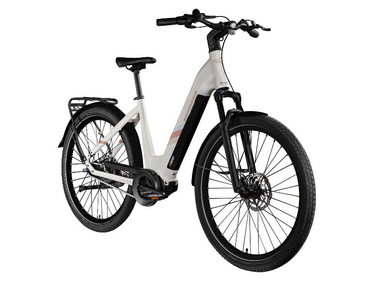 Witte Zündapp X800 elektrische fiets met bagagedrager en zwarte banden.