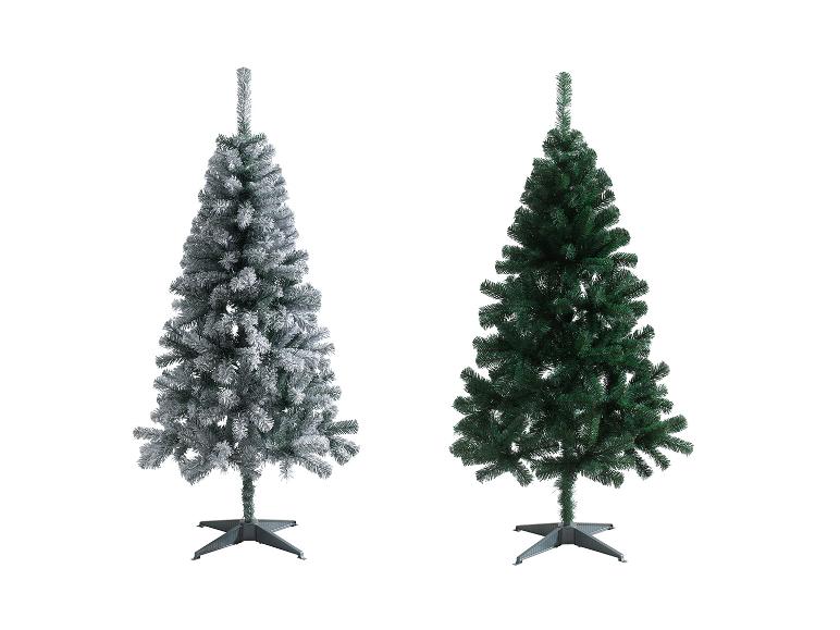 Twee kunstkerstbomen, één wit besneeuwd en één groen.