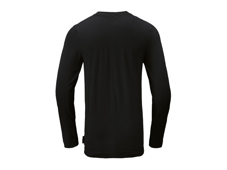 Achterkant van een zwart herenshirt met lange mouwen