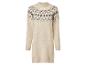 Beige gebreide jurk met een zwart-wit Fair Isle-patroon aan de bovenkant.
