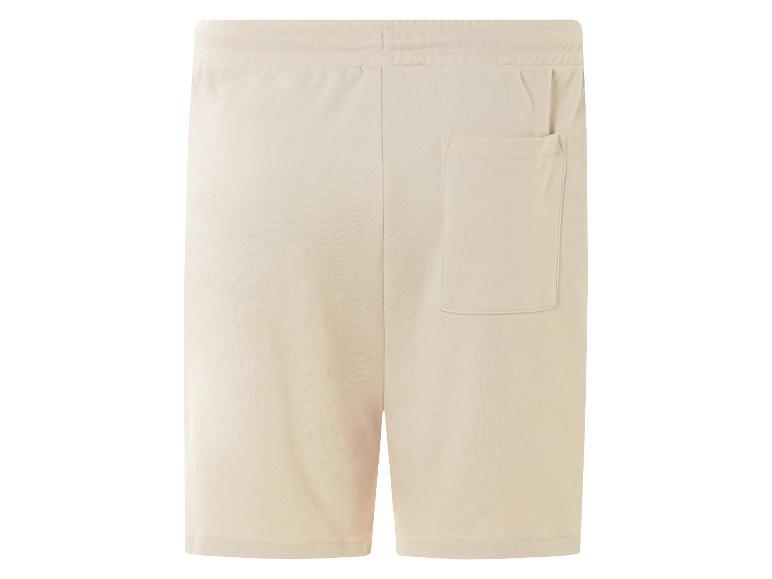 Beige jogging shorts, achterkant.