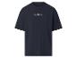 Donkerblauw T-shirt met een basketbalmotief en de tekst 'K.B. BLACK MAMBA'.