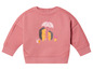 Een roze trui met lange mouwen voor baby's met een print van egels onder een paraplu.