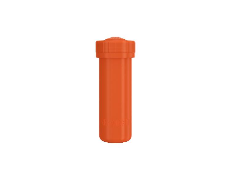 Oranje reparatieset container met schroefdop, rechtopstaand op een witte achtergrond.