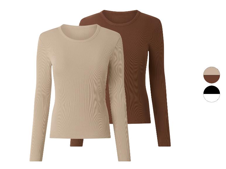Twee geribbelde shirts met lange mouwen in beige en bruin.