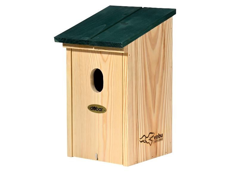 Houten vogelhuisje met een donkergroen schuin dak en een rond ingangsgat