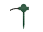 Een groene aardspies met kabel voor buitenverlichting.