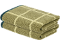 Twee gevouwen groene handdoeken met een licht rasterpatroon en blauwe bies