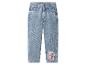Lichtblauwe meisjesjeans met een puppy-patch en de tekst 'WE'VE GOT DINOS TO SAVE!'.