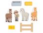 Houten speelset met boerderijthema, inclusief paarden, een boer, een trog en een hooibaal.