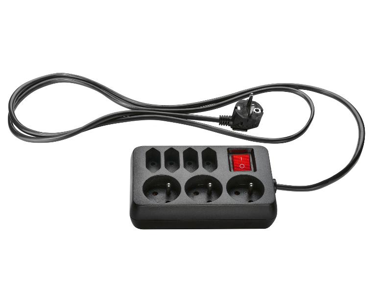 Zwarte stekkerdoos met schakelaar en zes stopcontacten.