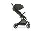 Hauck Travel N Care kinderwagen in olijfgroen, met een zwart frame en wielen