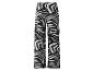 Wijde broek met zwart-wit abstract print.