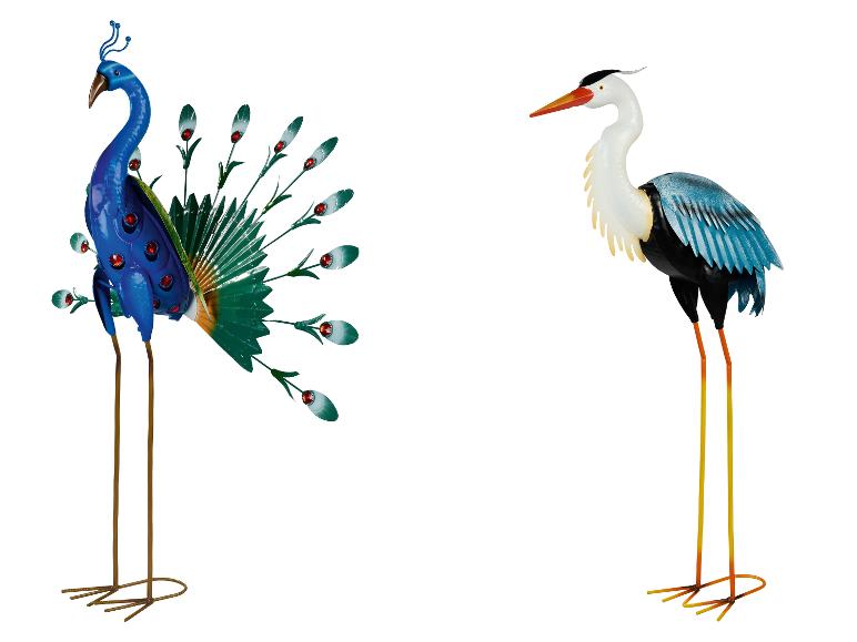 Decoratieve metalen pauw en reiger tuinornamenten.