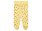 Gele babybroek met aardbeienprint.