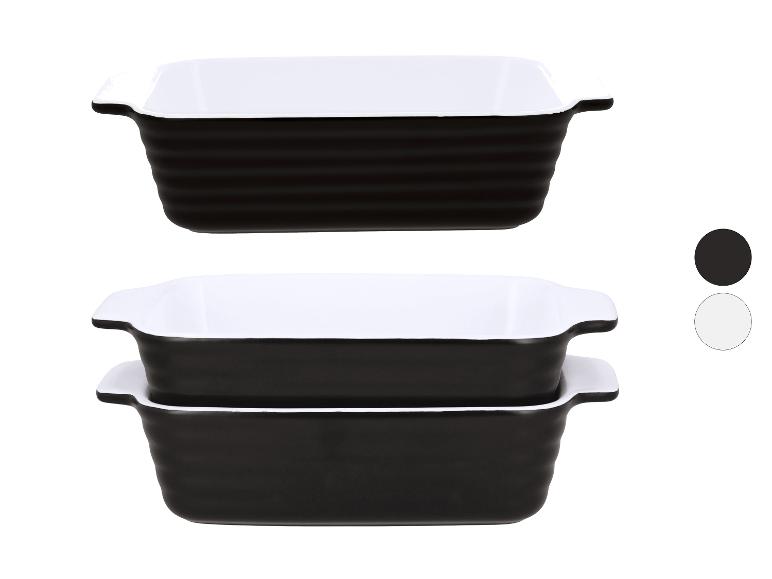 Set van drie zwart-witte rechthoekige keramische ovenschalen, met kleurstalen.