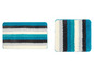 Twee badmatten met blauwe, grijze en witte strepen.