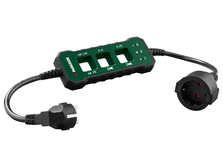 Een groene Parkside stekkertester met een stekker