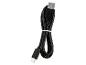 Zwarte USB-A naar USB-C kabel, opgerold en vastgezet met een witte band.
