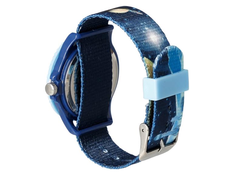 Kinderhorloge met donkerblauwe band en galaxy print.