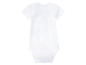 Witte baby romper met korte mouwen.