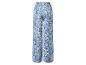 Witte broek met blauw paisley-patroon en elastische tailleband.