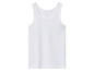 Een wit, basic tanktop.