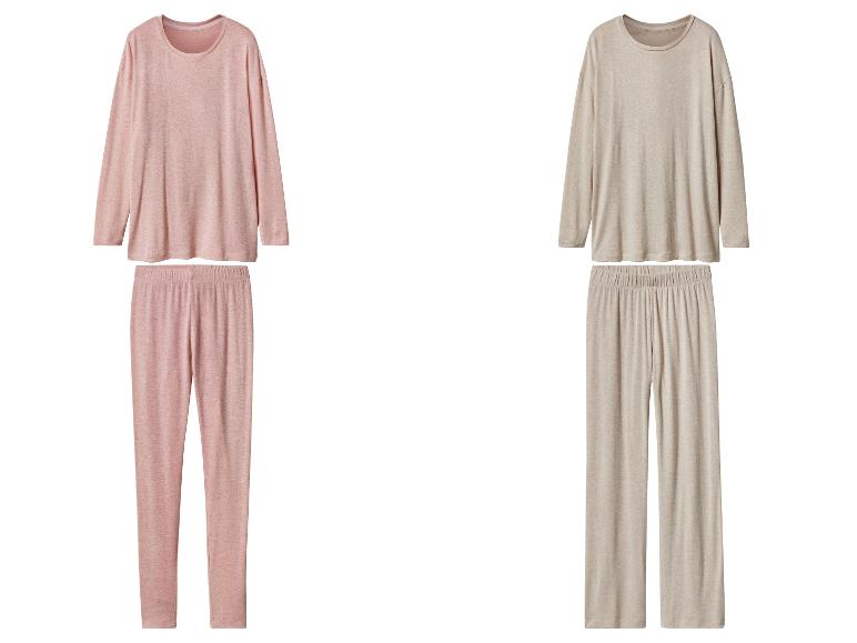 Twee sets van longsleeves en broeken in roze en beige