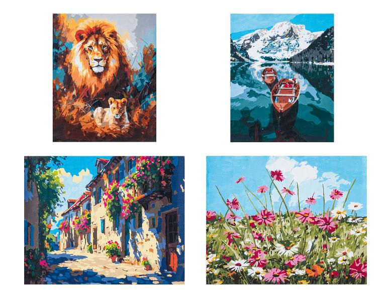 Vier schilderijen op nummer: leeuwen, boten op een meer, mediterrane straat en bloemen.