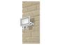 Witte LED-schijnwerper met bewegingssensor op een beige bakstenen muur.