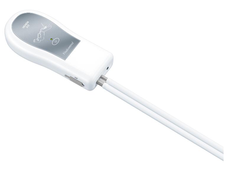 Wit compressietherapieapparaat met twee slangen, aan/uit-knop en beendiagram.