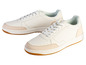 Twee paar witte sneakers met beige accenten