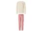 Kinderpyjama: crèmekleurig shirt met lange mouwen met roze hart en roze velours broek.
