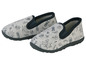 Twee paar grijze pantoffels met dino-print.