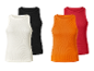 Vier geribbelde tanktops in wit, zwart, oranje en rood.