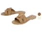 Beige Esmola suède sandalen met gekruiste bandjes.