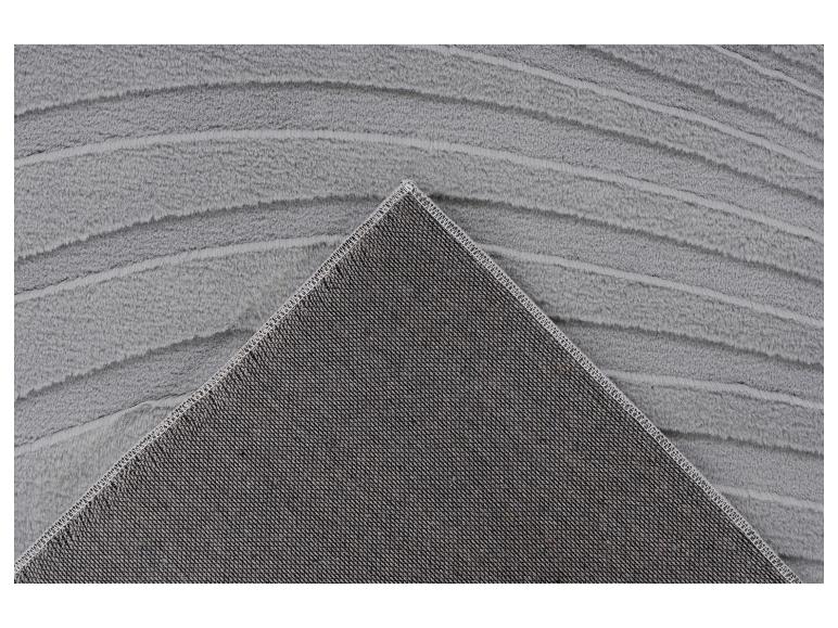 Grijze mat met gestreept patroon en antislip textielen onderkant