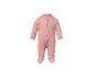 Roze babypyjama met berenmotief, ritssluiting aan de voorkant.