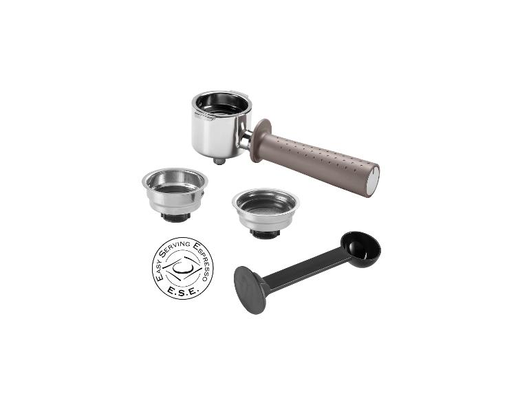 Espressomachine portafilterset met twee filters, maatlepel en E.S.E. logo.